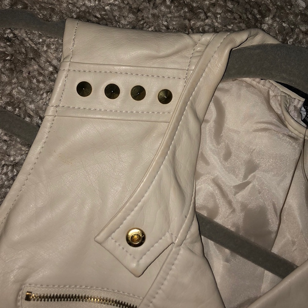 Vest - Picture 2 of 2